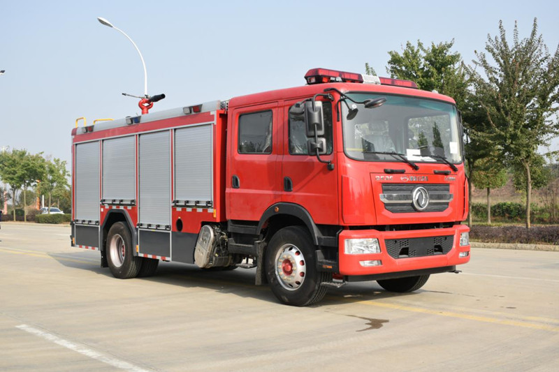 東風(fēng)7噸水罐消防車(chē)