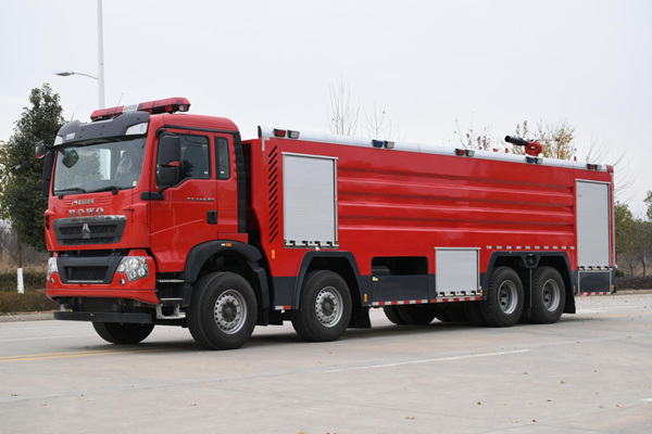 重汽24噸水罐消防車
